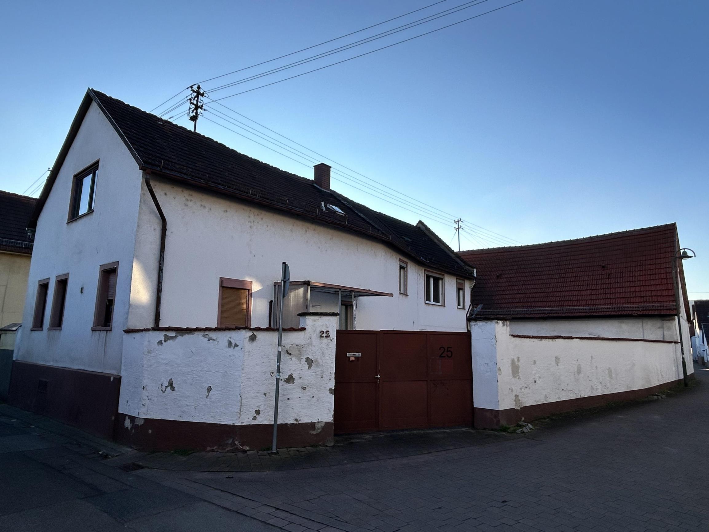 EFH/ZFH mit Hof und Scheune im Herzen von Büdesheim