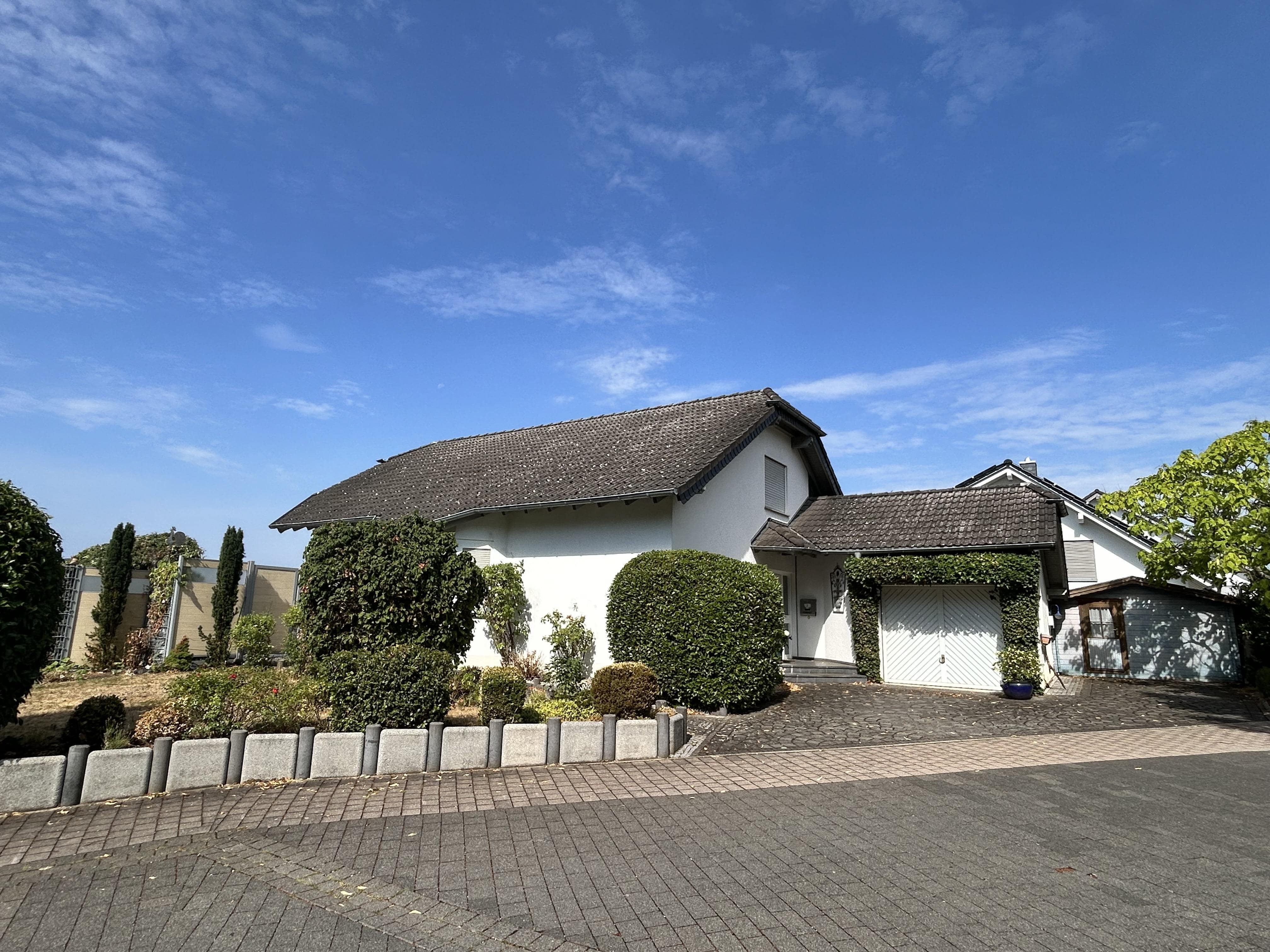 Einfamilienhaus mit Einliegerwohnung und Panoramablick in Stromberg